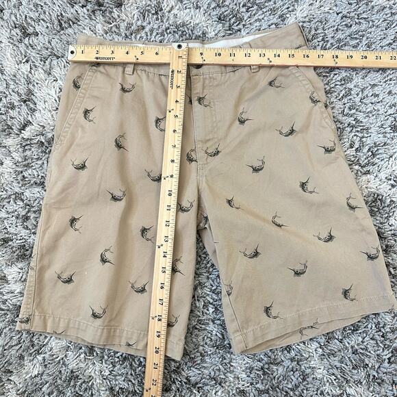 Izod 32 Khaki Chino Shorts Swordfish Fish Print Preppy Men's 32 - Picture 10 of 10